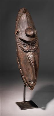 Sepik mask, Papua New Guinea. - Source