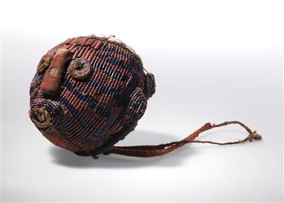 Old beaded Bamileke trophy head (Atwonzen), Cameroon. 19th-early 20th century. - Tribal Art