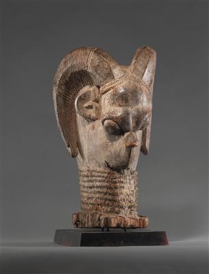 A monumental altars Rams head, Benin, 19th century. - Tribal Art