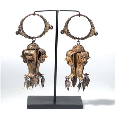 A very fine pair of Batak silver earrings, Sumatra. - Tribal Art