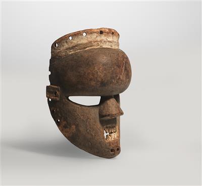 An early Salampasu mask, around 1900. - Tribal Art