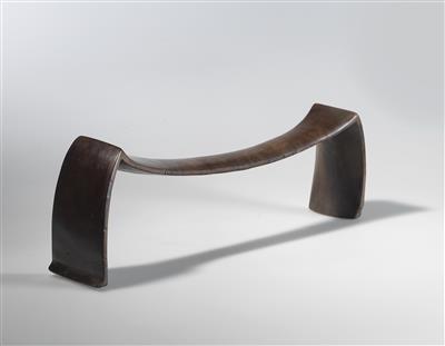A large and early Fiji Island neckrest, 19th century. - Tribal Art