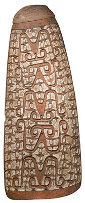 A fine Northwest Asmat ancestral shield. - Mimoevropské a domorodé umění