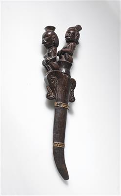 A fine Batak ceremonial knife with two figures. - Mimoevropské a domorodé umění