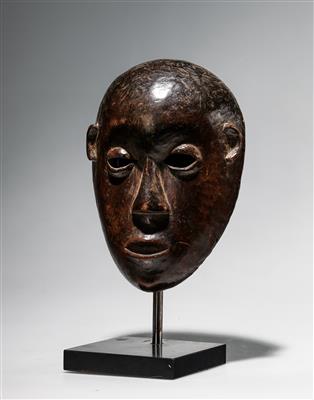 An important Makonde Mask, - Tribal Art