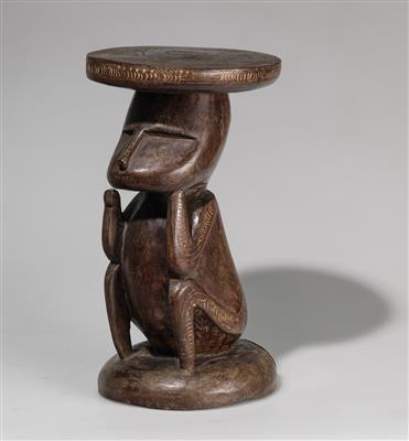 Feiner Sitz einer Trobriand Karyatiden-Figur. - Stammeskunst/Tribal-Art