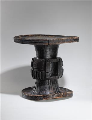 A very fine Mangbetu dignitary stool, - Tribal Art