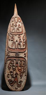 An unusual Asmat shield. - Tribal Art