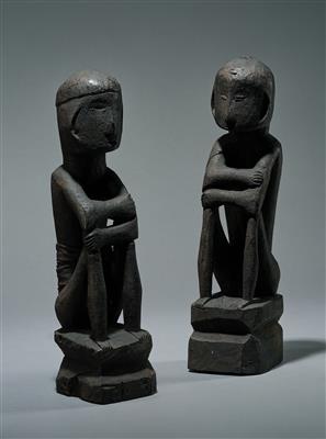 A fine pair of seated Bulul, Ifugao people, Northern Philippines. - Arte Tribale