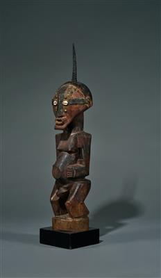 A very fine Songye figure, early 20th century, R. d. Congo. - Mimoevropské a domorodé umění