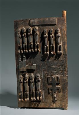 An early and fine Dogon granary door, Mali. - Mimoevropské a domorodé umění