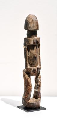 A Small Dogon Figure - Mimoevropské a domorodé umění