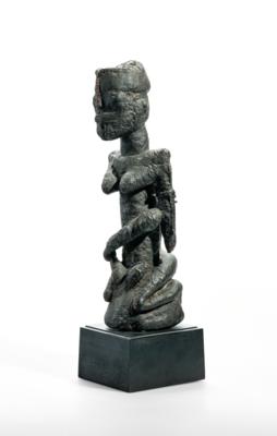 An Important Tellem/Early Dogon Maternity Figure - Tribal Art