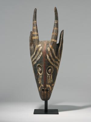 A Cameroun mask. - Arte Tribale