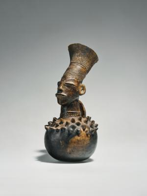 A fine Mangbetu vessel or Sundu, - Tribal Art