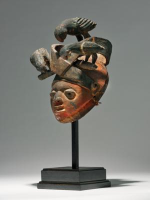 A fine Yoruba Gelede mask with three birds, - Tribal Art
