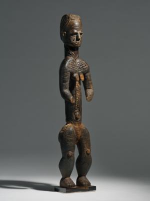 A very early and important Bete ancestral figure, - Mimoevropské a domorodé umění