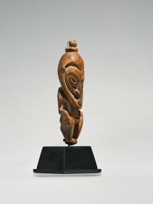 An early Sepik figure amulet. - Mimoevropské a domorodé umění