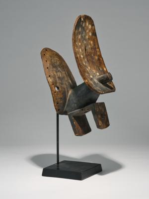 An extremely rare 'cubist' Gugwom mask, - Arte Tribale