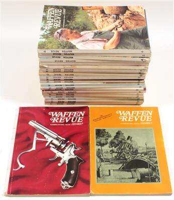 Konvolut bestehend aus zwei Büchern und vielen Heften diverser Waffen- und Militärliteratur, - Sporting and Vintage Guns