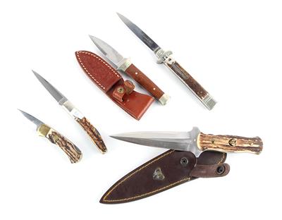Konvolut aus 2 feststehenden Messern darunter Böker, 2 Klappmessern und 1 Springmesser von AKC Leverletto Plus, - Sporting and Vintage Guns