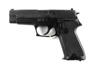 Pistole, SIG, Mod.: P220, Kal.: 7,65 mm, - Lovecké, sportovní a sběratelské zbraně