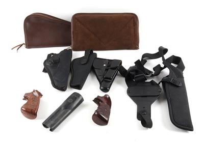 Konvolut: zwei Fitz Ten Grip S & W M-T  &  K-T, drei Nylon Holster, - Lovecké, sportovní a sběratelské zbraně