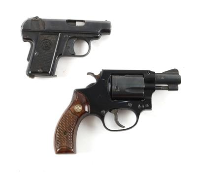 Konvolut aus einem Revolver und einer Pistole, Revolver unbekannter italienischer Hersteller, Kal.: 9 mm Flobert, Snr.: 725, Trommel fünf Schuß, 2' Lauf, Pistole, Melior, Kal.: 6,35 mm, - Jagd-, Sport- und Sammlerwaffen