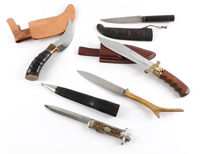 Konvolut aus 3 feststehenden Messern und 2 Klappmessern, - Jagd-, Sport-, & Sammlerwaffen