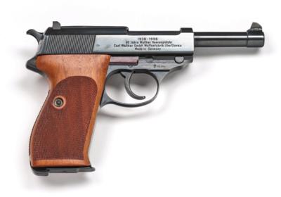 Pistole, Carl Walther GmbH Waffenfabrik - Ulm/Donau, Mod.: Sondermodell 60 Jahre Walther Heerespistole 1938-1998 in Holzschatulle, Kal.: 9 mm Para, - Armi da caccia, competizione e collezionismo