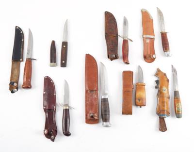 Konvolut aus 8 feststehenden Messern, - Jagd-, Sport-, & Sammlerwaffen
