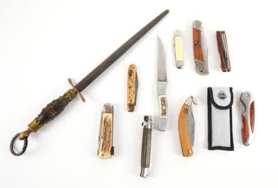 Konvolut aus sieben Taschenmessern, - Jagd-, Sport-, & Sammlerwaffen