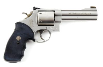 Revolver, Smith  &  Wesson, Mod.: 629-4 Classic, Kal.: .44 Mag., - Sporting & Vintage Guns