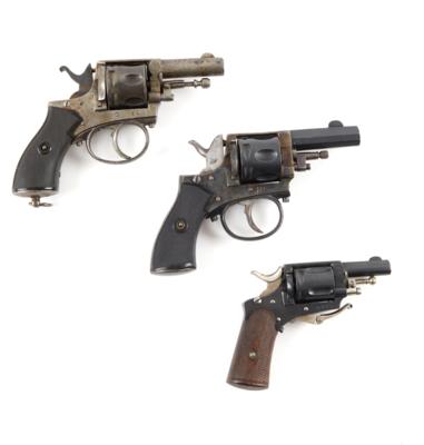 Konvolut aus 3 Revolvern, alle unbekannter belgischer Hersteller, - Lovecké, sportovní a sběratelské zbraně