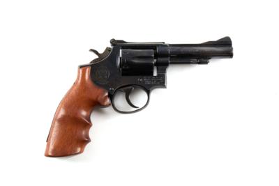 Revolver, Smith  &  Wesson, Mod.: 15-3, Kal.: .38 Spez., - Jagd-, Sport- und Sammlerwaffen