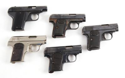 Großkonvolut aus 5 Taschenpistolen 6,35 mm: - Jagd-, Sport-, & Sammlerwaffen