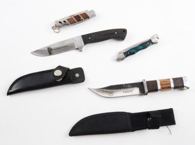 Konvolut aus 2 feststehenden Messern, eines von Fa Kandar mit 3-teiligem Holzgriff, - Jagd-, Sport-, & Sammlerwaffen