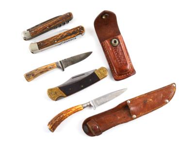 Konvolut aus 2 jagdlichen Nickern, 2 jagdl. Taschenmessern und einem weiteren Taschenmesser: - Sporting & Vintage Guns
