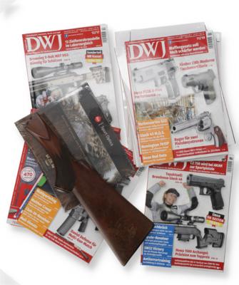 Konvolut aus DWJ-Fachzeitschriften und originalverpacktem Leica-Sportoptikbuch Ed. 2013, - Jagd-, Sport- und Sammlerwaffen