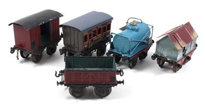 5 frühe Waggons von Bing, - Spielzeug