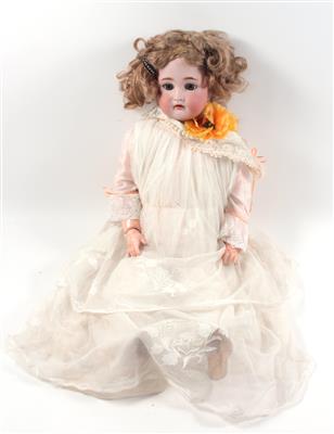 Puppe mit Porzellankurbelkopf, - Hračky