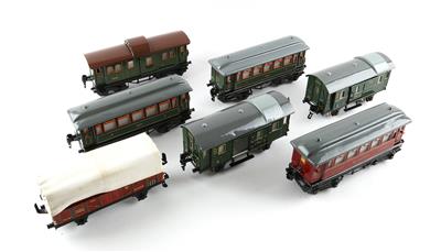Märklin Spur 0: 7 Stk. 2- und 4-a Güterwaggons, - Toys