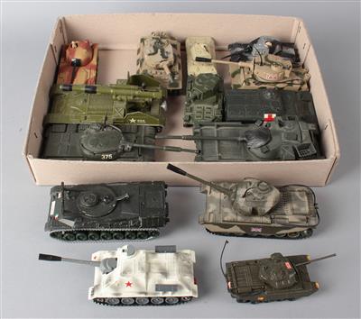 14 Stk Panzer und Panzerfahrzeuge, - Spielzeug