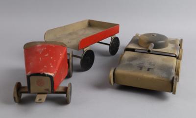 Panzer und Traktor mit Anhänger vermutlich um 1940/50, - Spielzeug