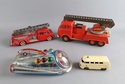 4 Stk. Fahrzeuge aus Blech, - Spielzeug