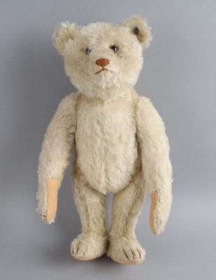 Ausdrucksstarker Teddy von Steiff, - Toys