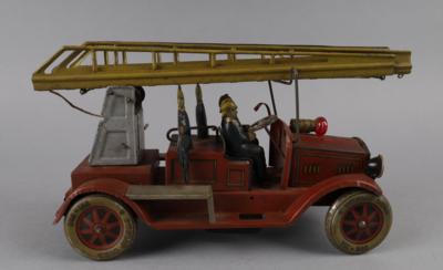 Frühes Feuerwehrauto um 1920, - Toys