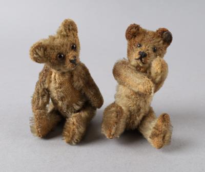 2 Stück Miniatur-Teddys von Steiff, um 1920, - Giocattoli