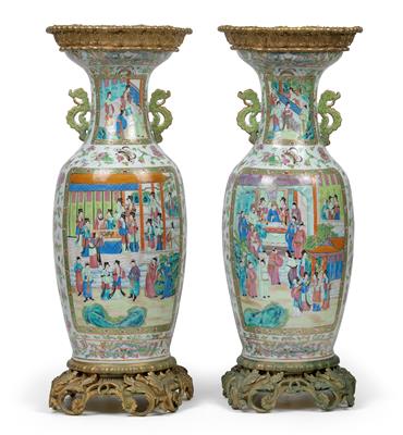 A pair of famille rose vases - Asian art