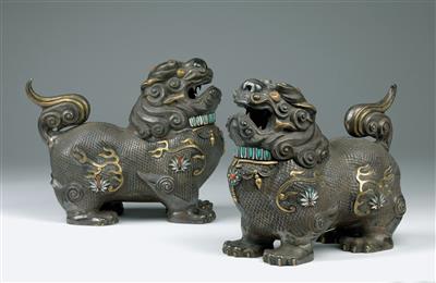 A pair of censers in the form of fo dogs - Asian art